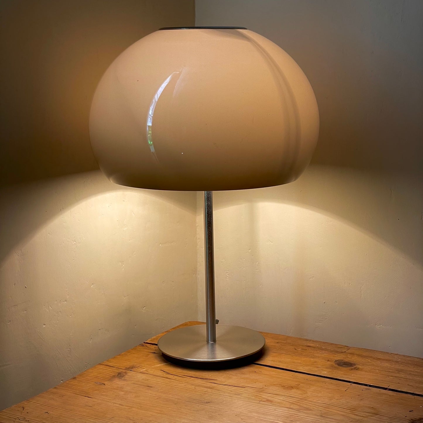 Guzzini style perspex mushroom coloured lamp