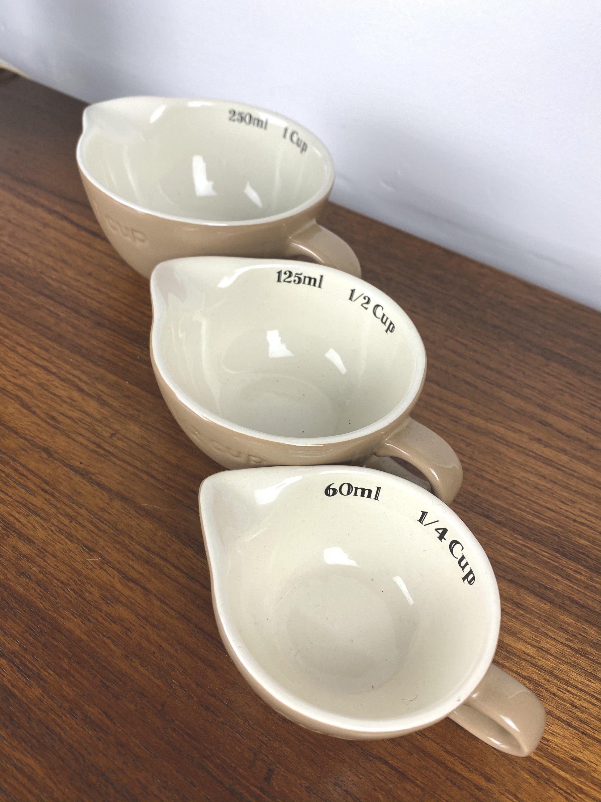 Mason cash taupe brown measuring cups. Set of three - Zoo Lane