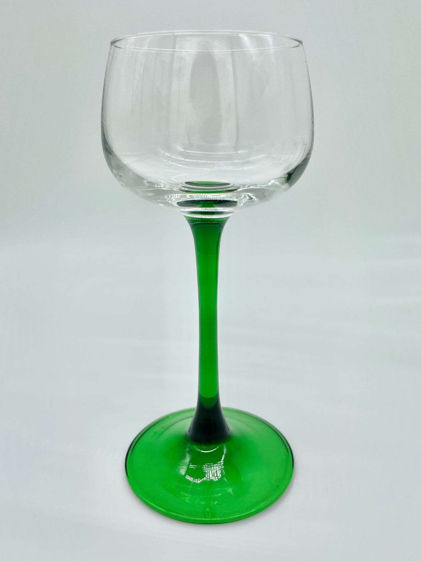 Set of 6 green stemmed Luminarc glasses