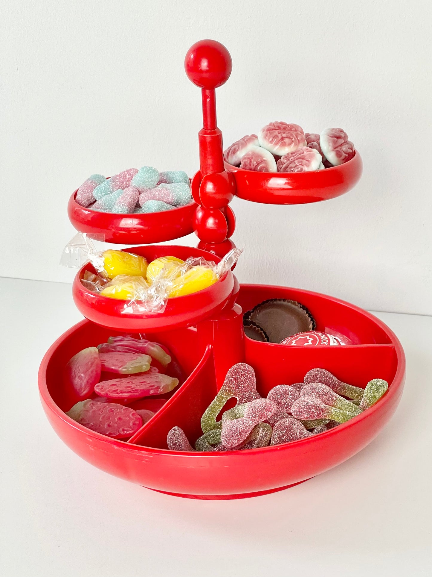 Retro orange/red Esma snack/trinket tower