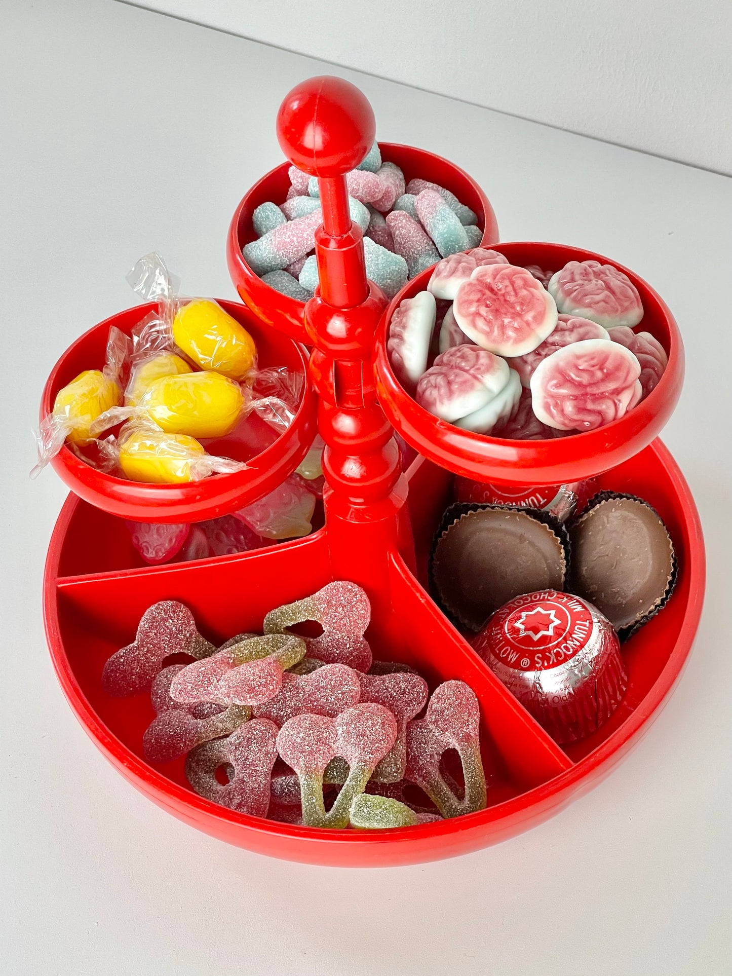 Retro orange/red Esma snack/trinket tower
