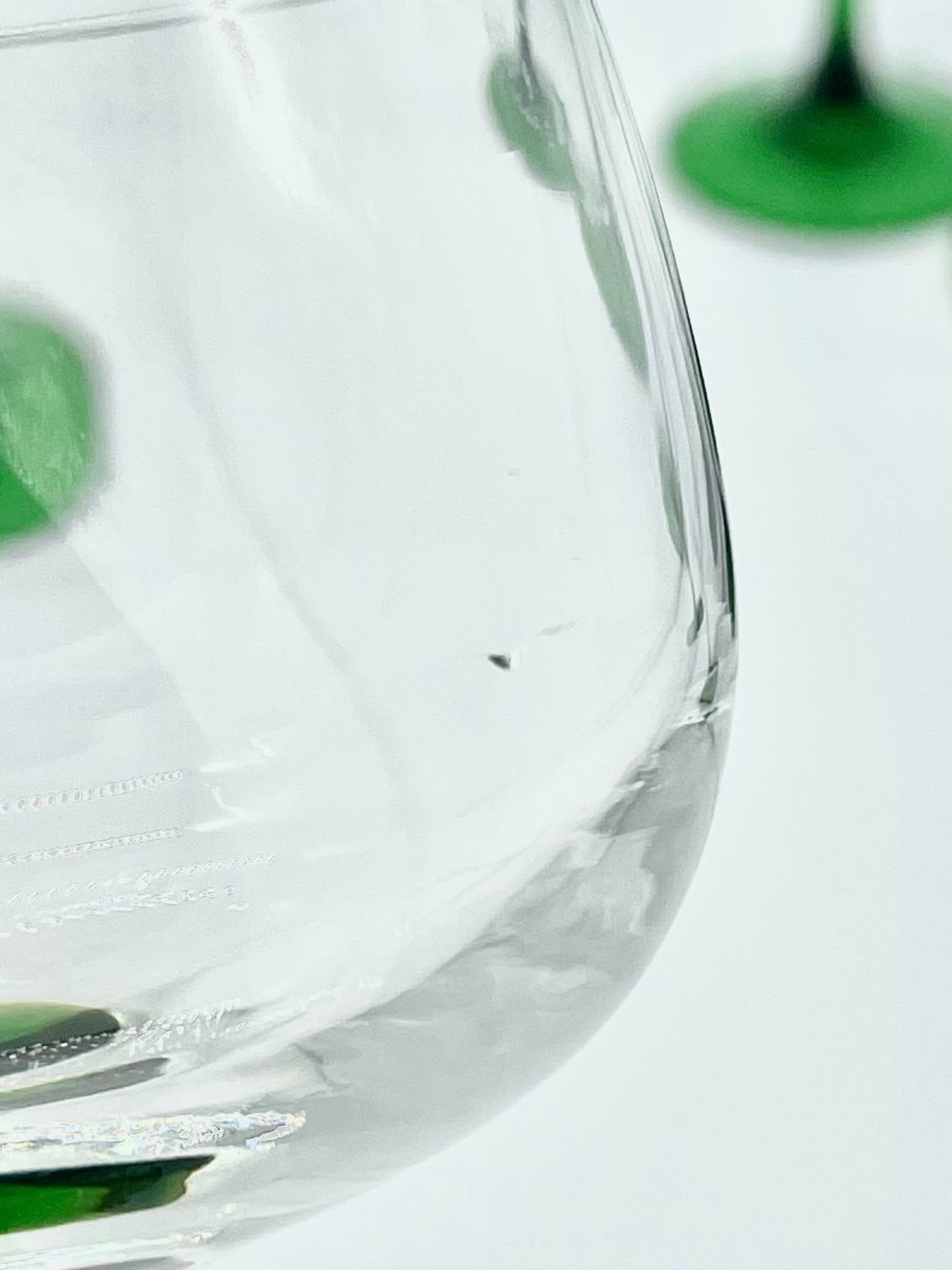 Set of 6 green stemmed Luminarc glasses