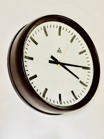 Pragotron wall clock