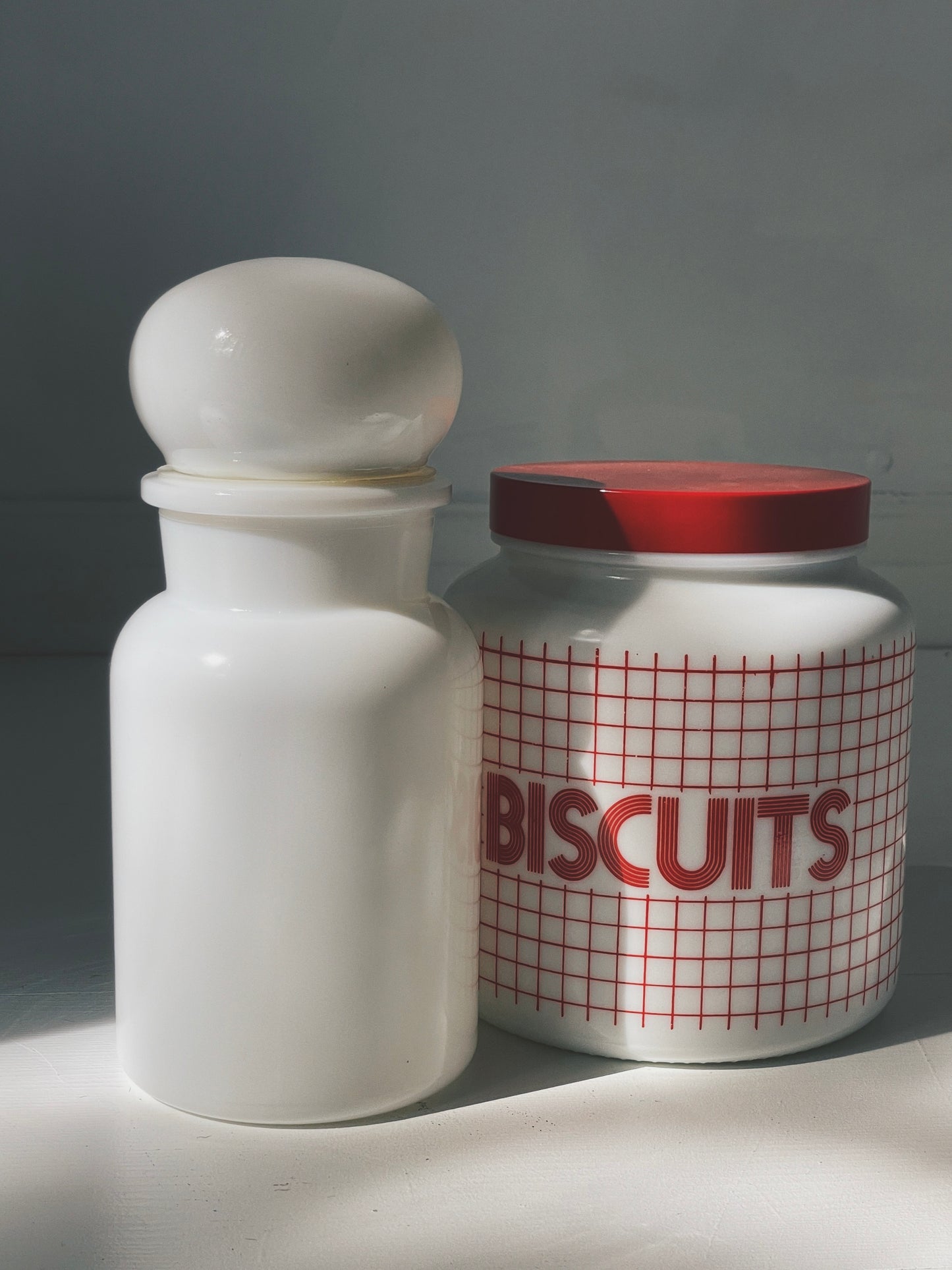 Belgian gridded biscuit barrel