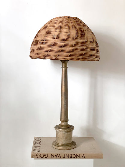 Large wicker lamp