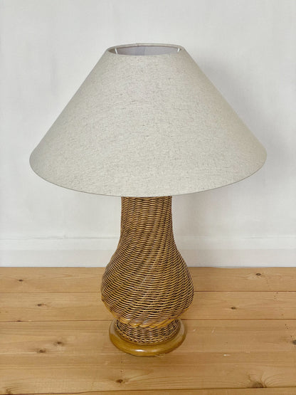 Large wicker lamp