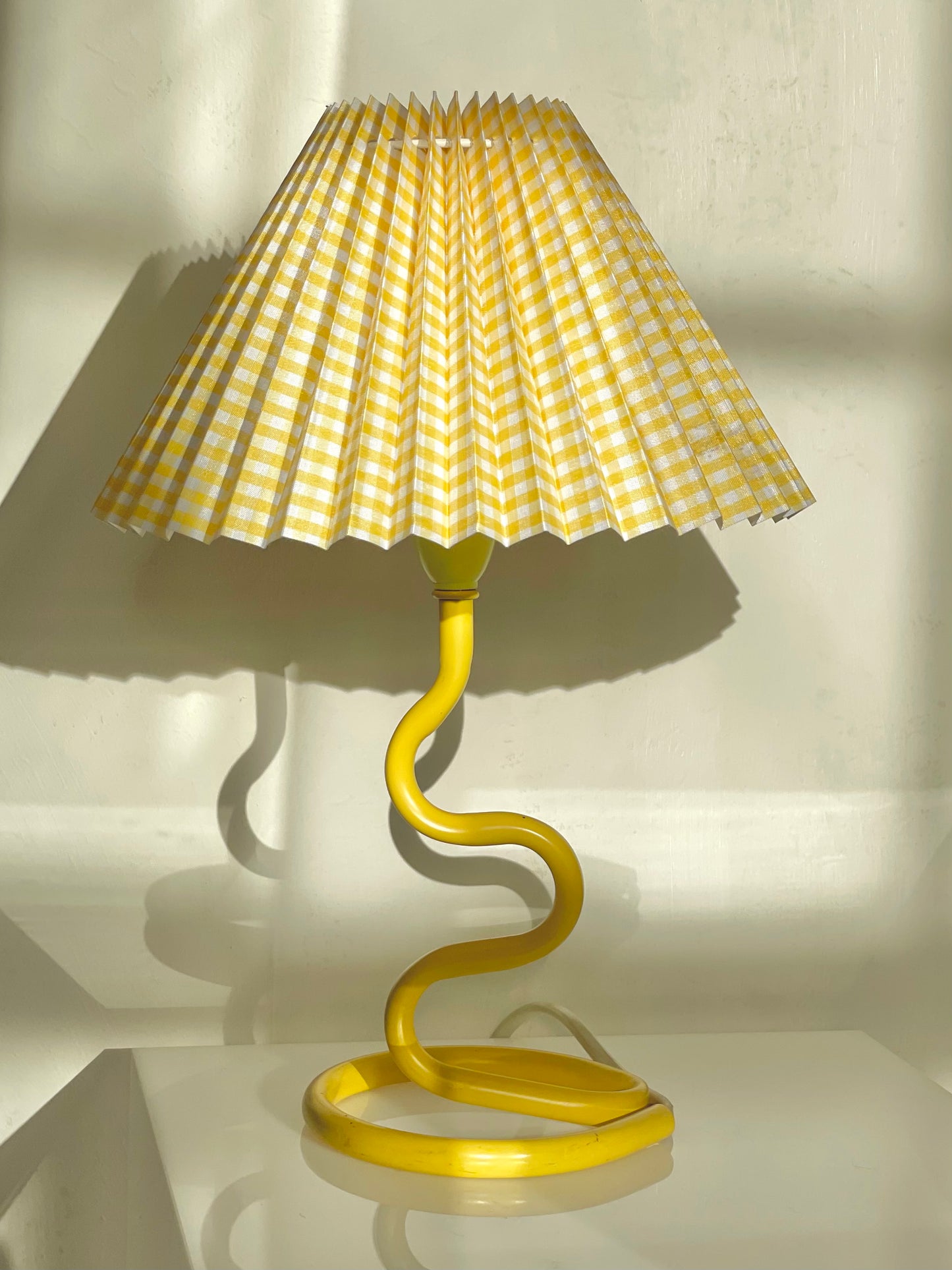 Yellow checkered wiggle lamp