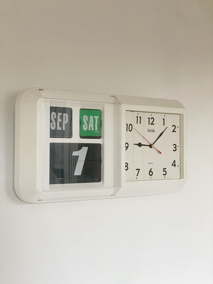 Large Acctim flip clock