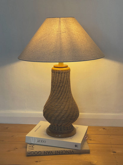 Large wicker lamp