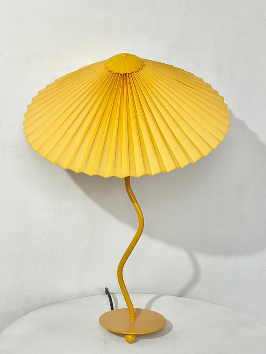 Marigold wiggle lamp