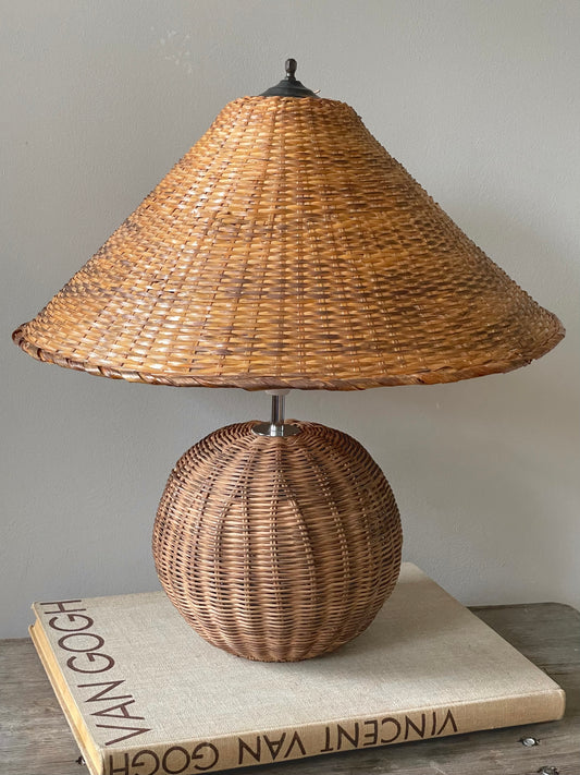 Rattan table lamp