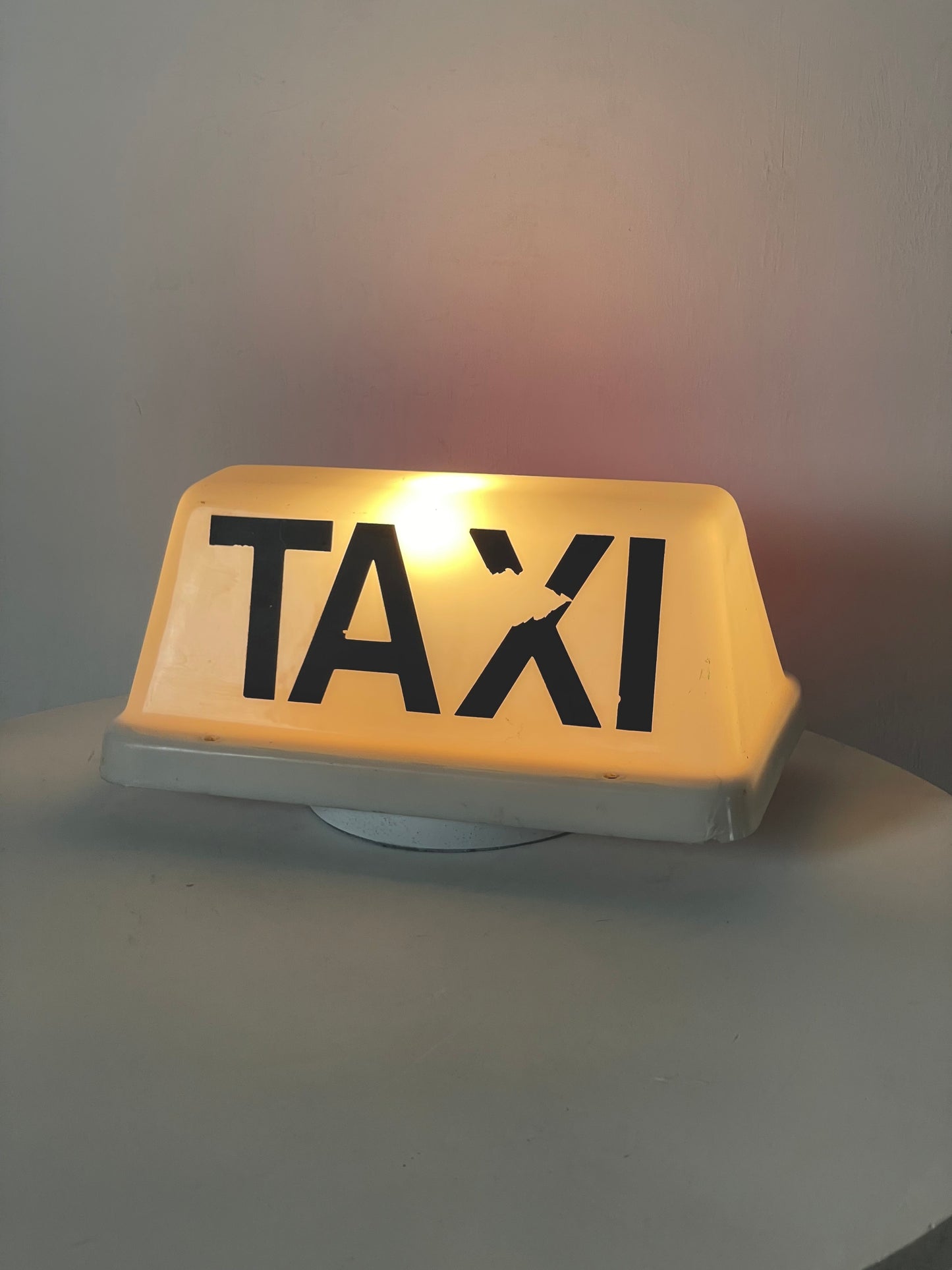 80’s pink taxi sign lamp