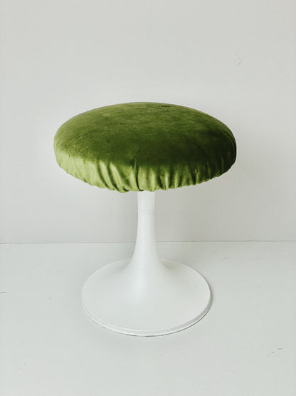 Space age tulip base stool