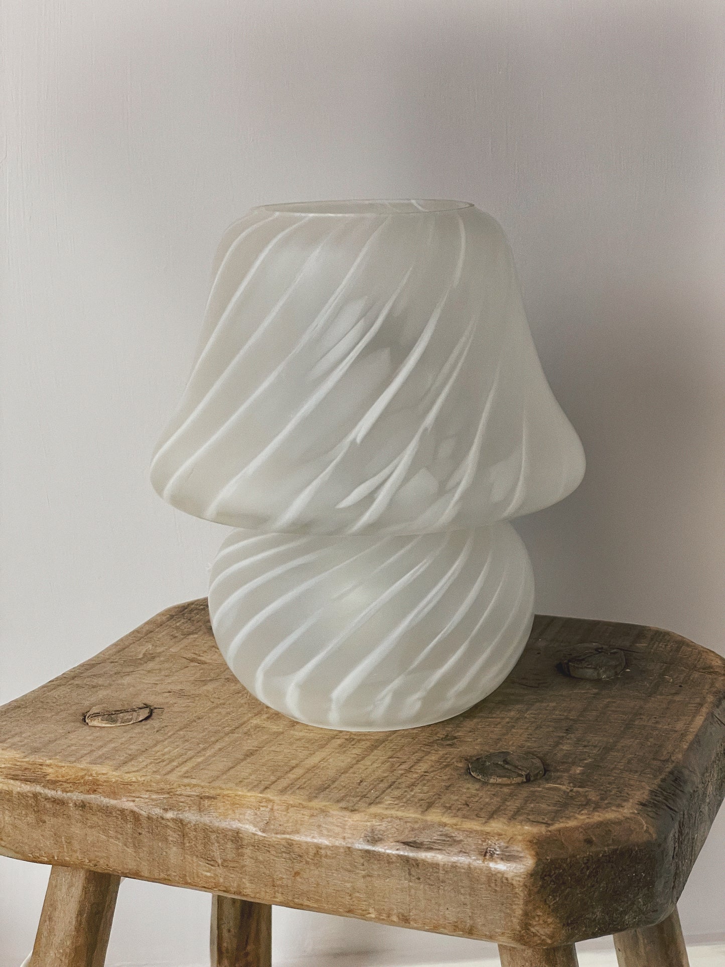 Swirl mushroom lamp