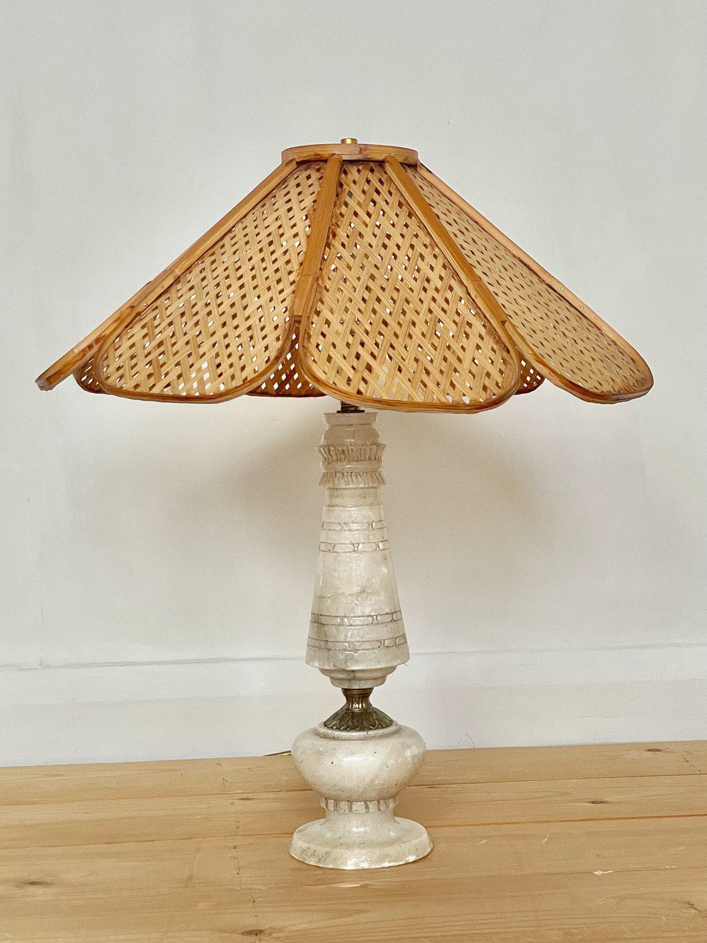 Marble and rattan lamp