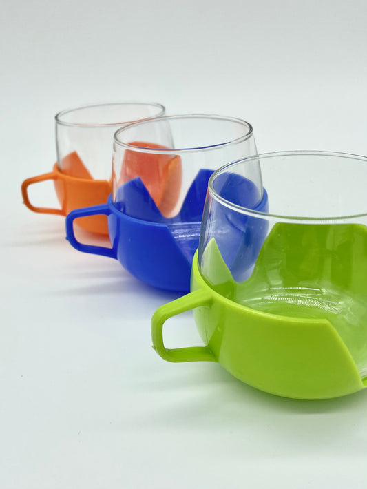 Set of 3 retro glass Holland mugs