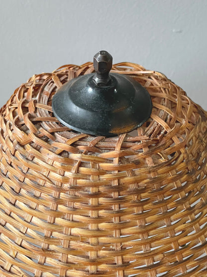 Rattan table lamp