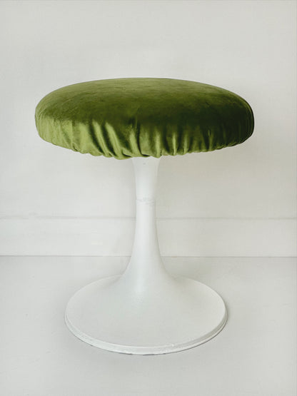 Space age tulip base stool