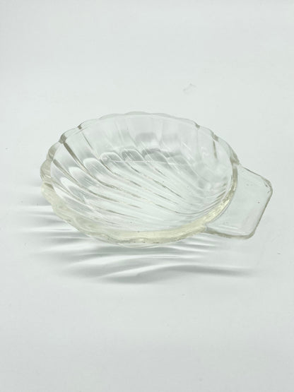 Clear pyrex shell dish