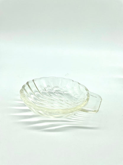 Clear pyrex shell dish