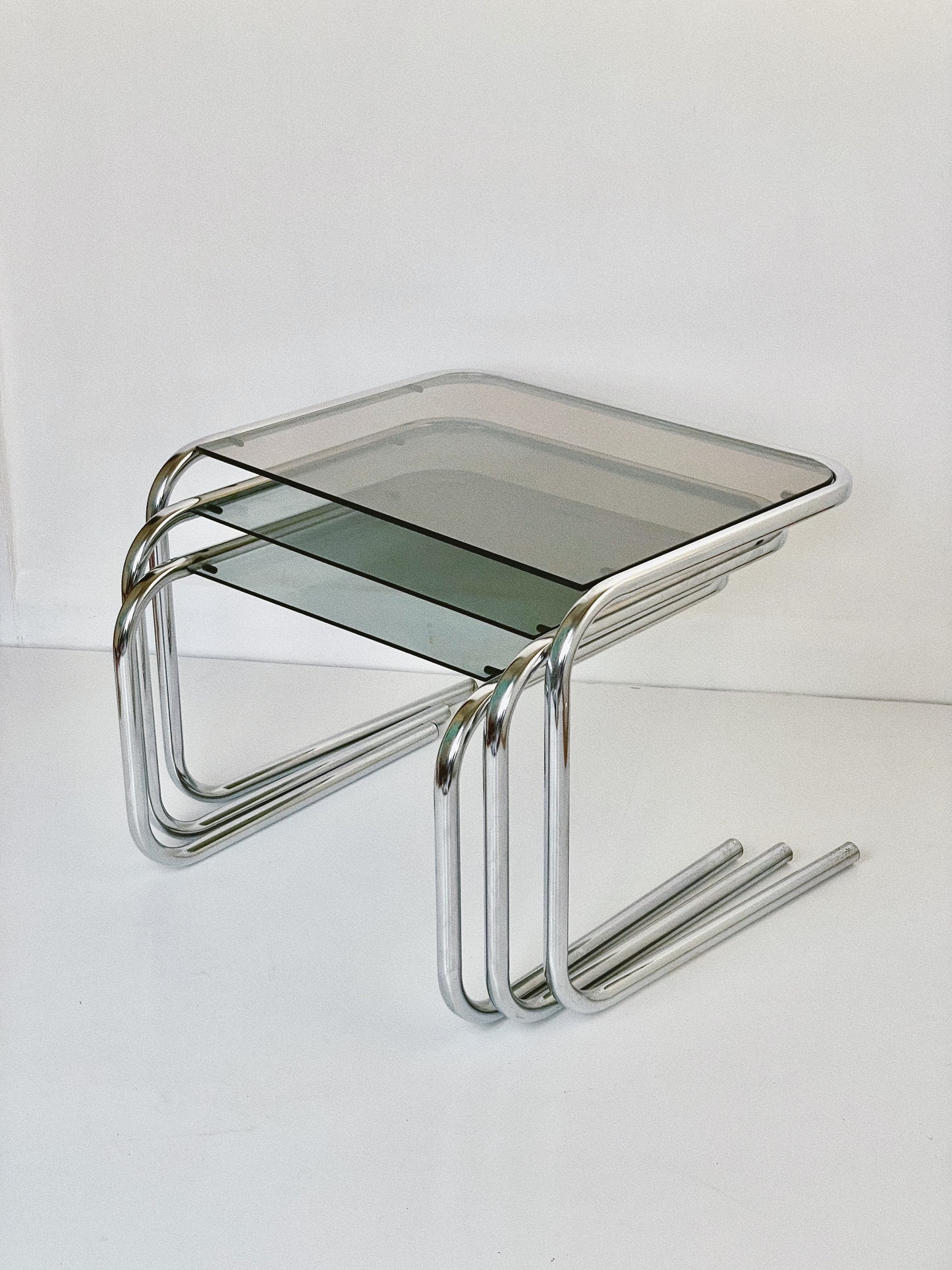 Chrome tubular nesting tables