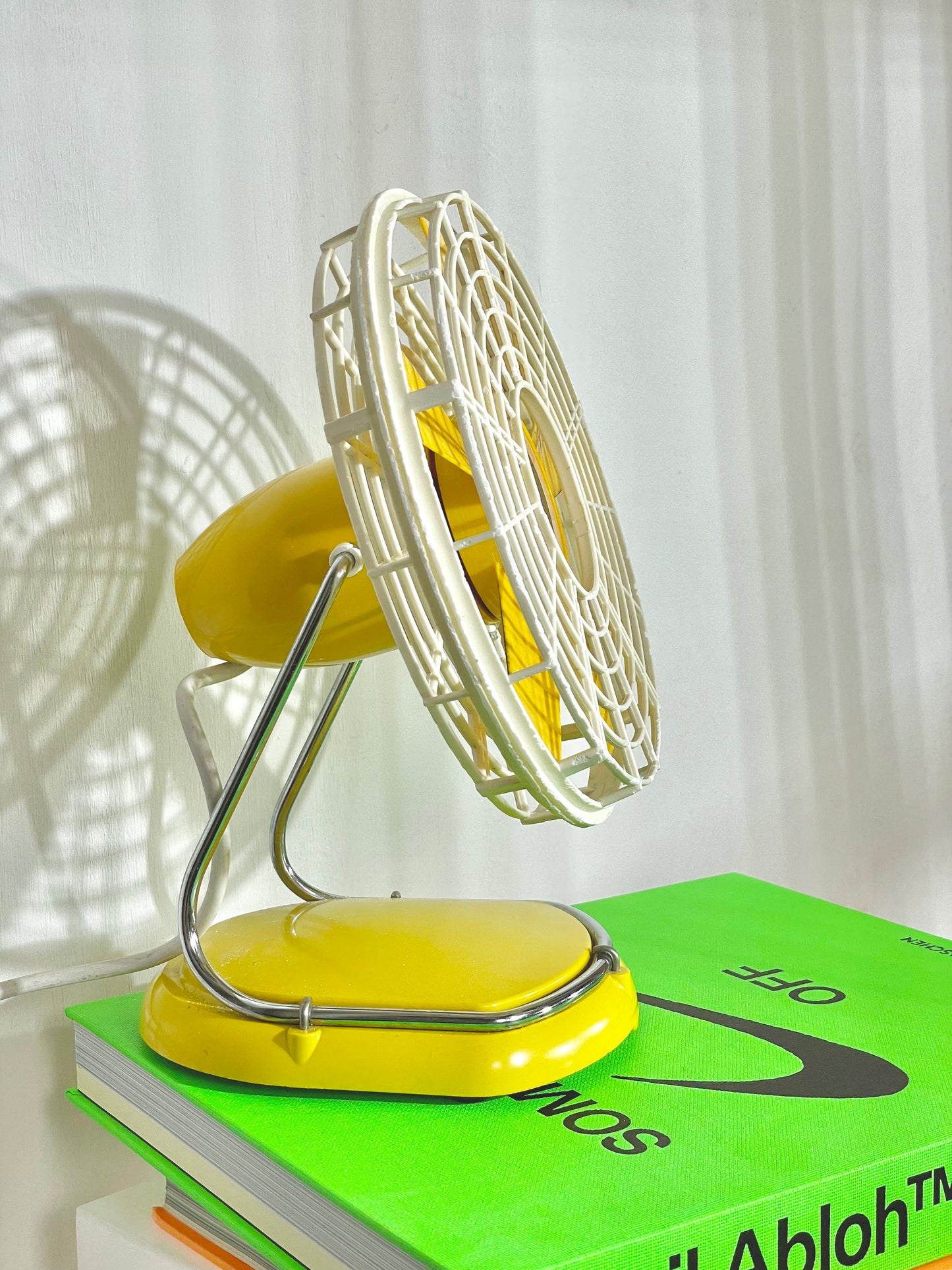 Yellow Pifco desk fan