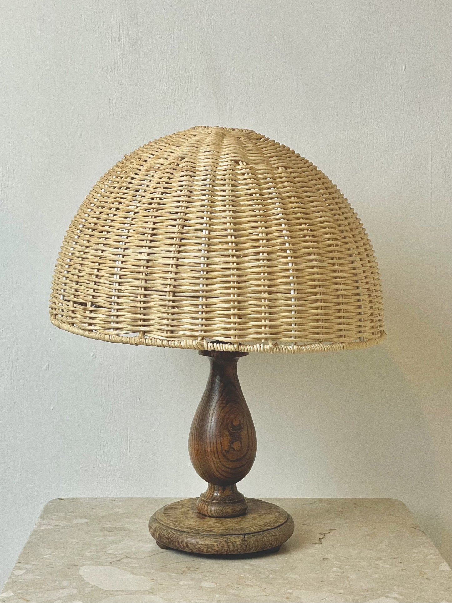 Small oak and wicker lamp