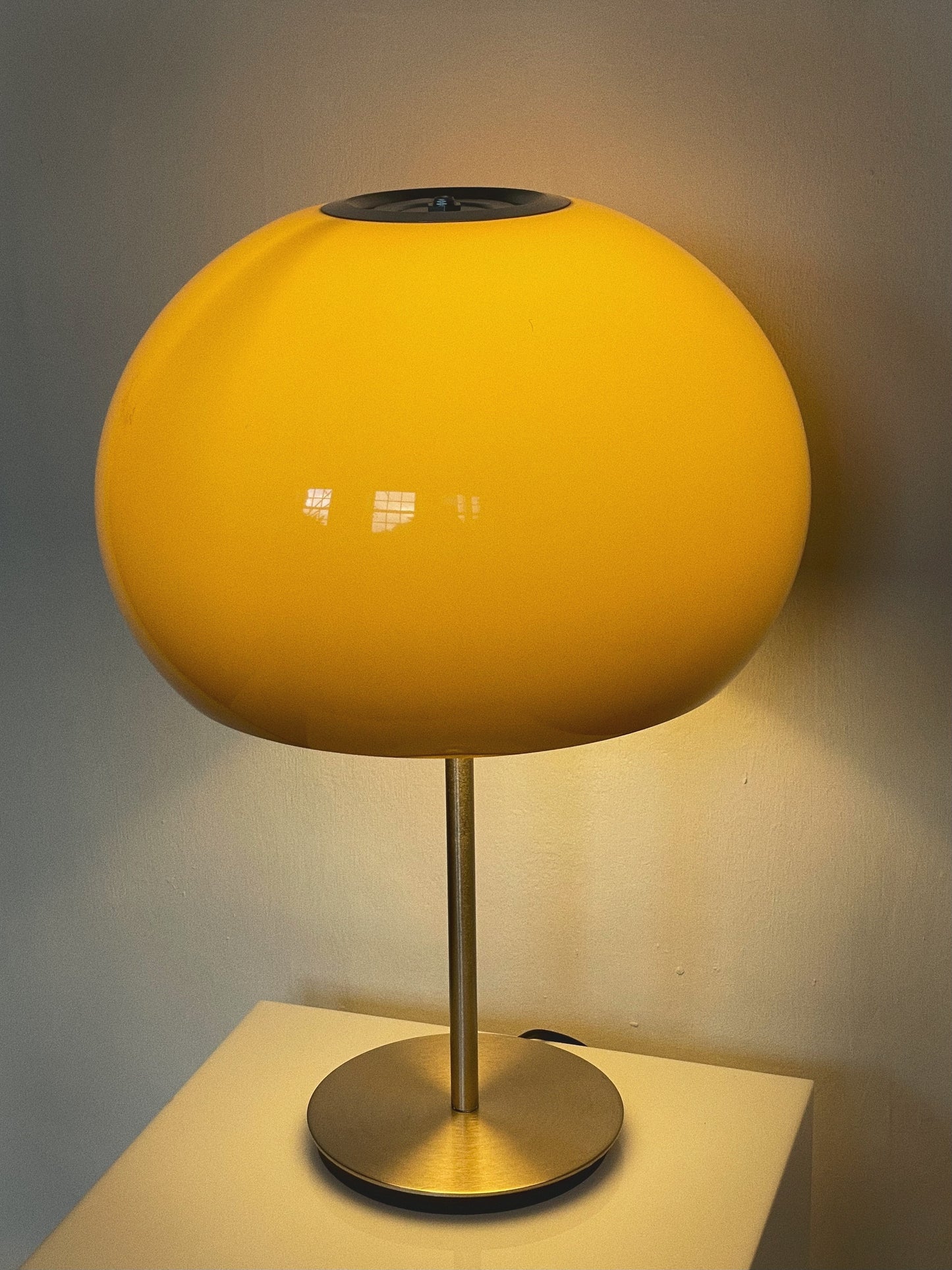 Small Guzzini style lamp