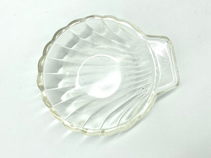 Clear pyrex shell dish