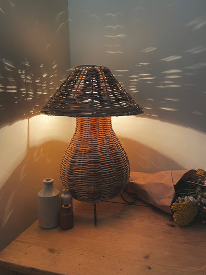 Large wicker lamp