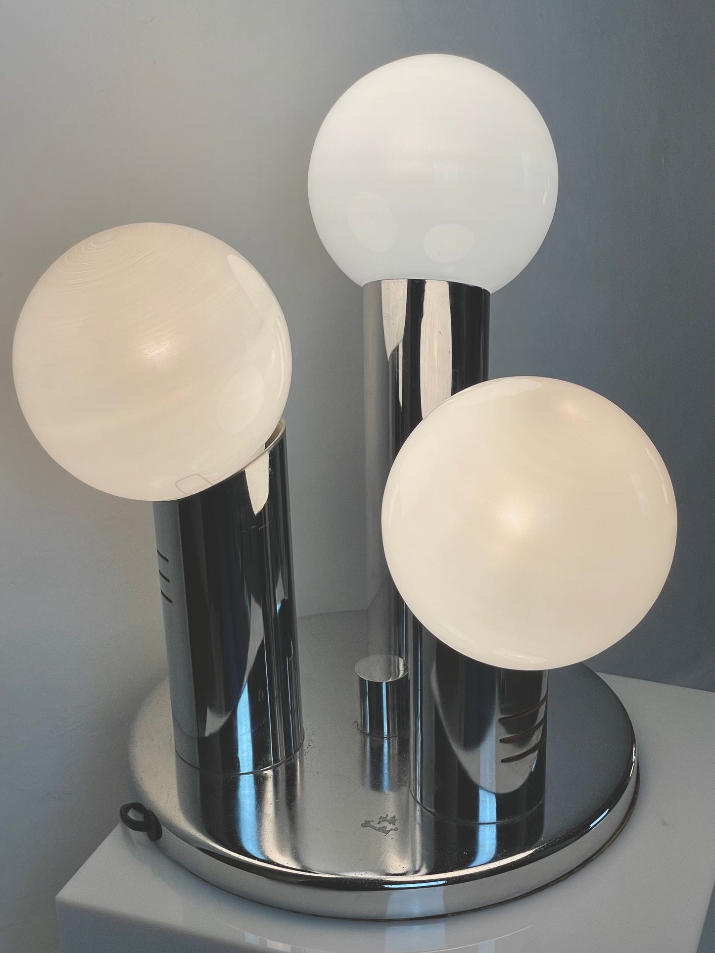 Tri-globe Italian space age lamp