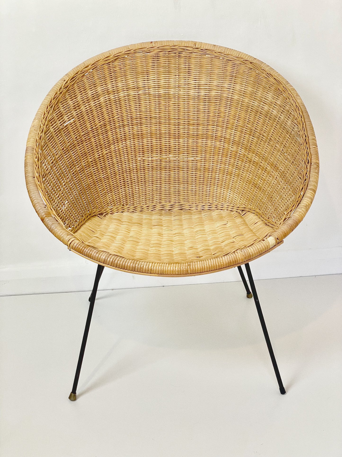 Circular wicker and iron chair