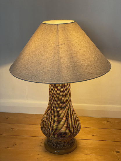 Large wicker lamp