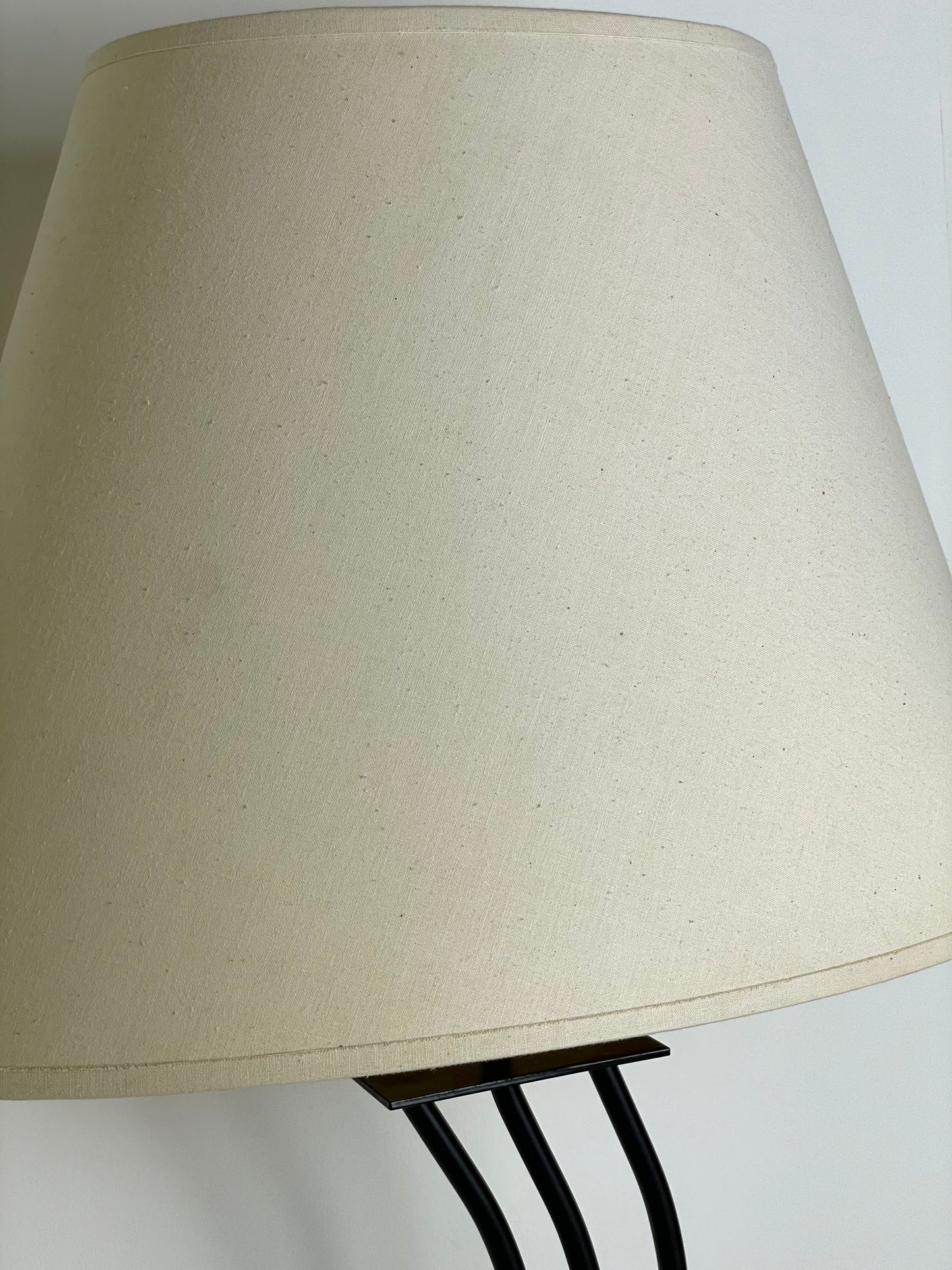 Large wavy Memphis style lamp