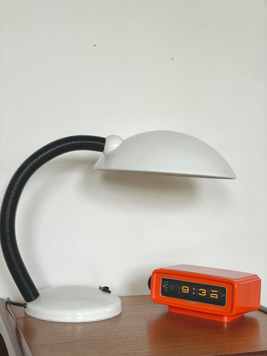 ‘Massive’ of Belgium Bauhaus desk lamp