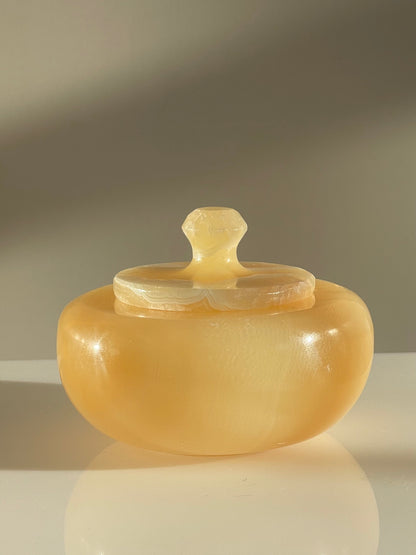 Polished alabaster lidded bowl