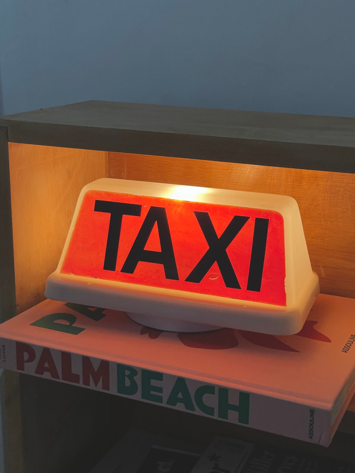 80’s pink taxi sign lamp