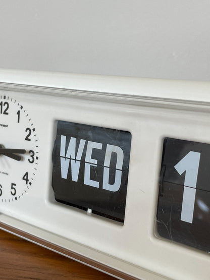 Retro Grayson flip clock