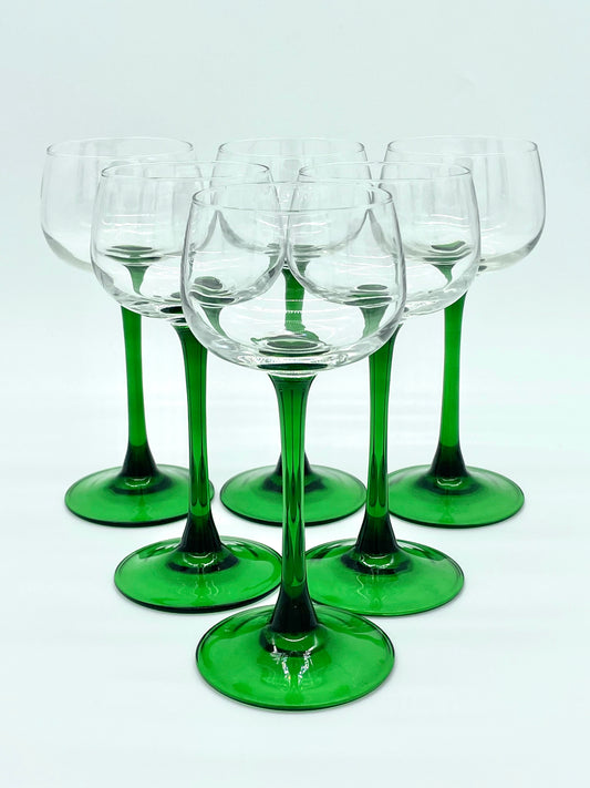 Set of 6 green stemmed Luminarc glasses