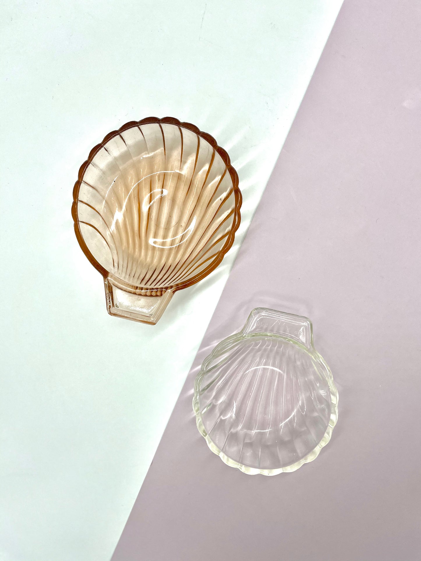 Clear pyrex shell dish