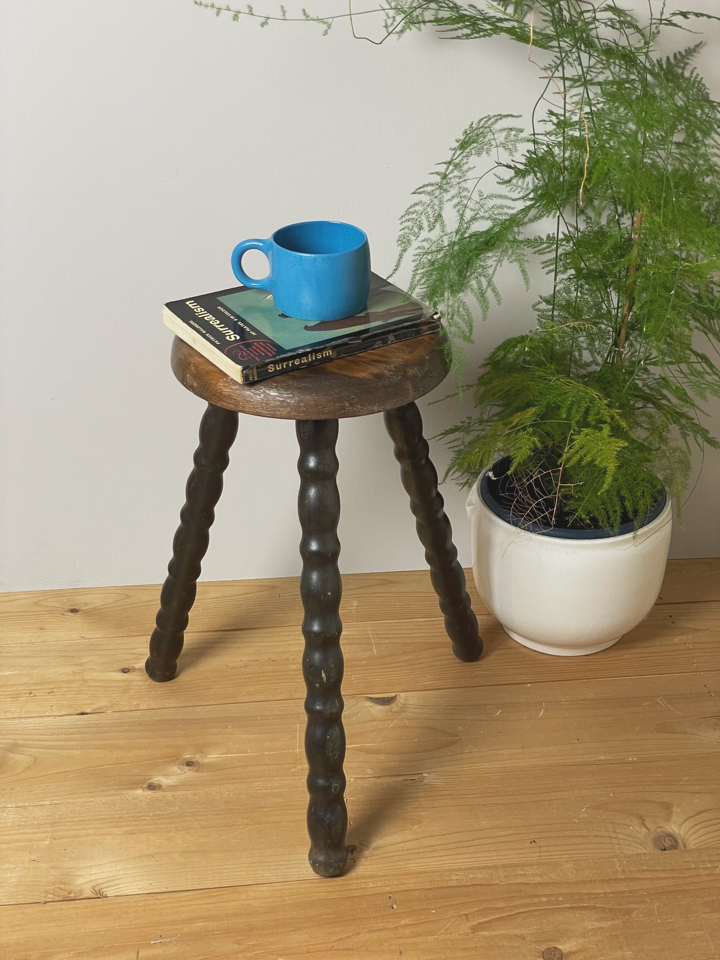 Medium sized bobbin stool