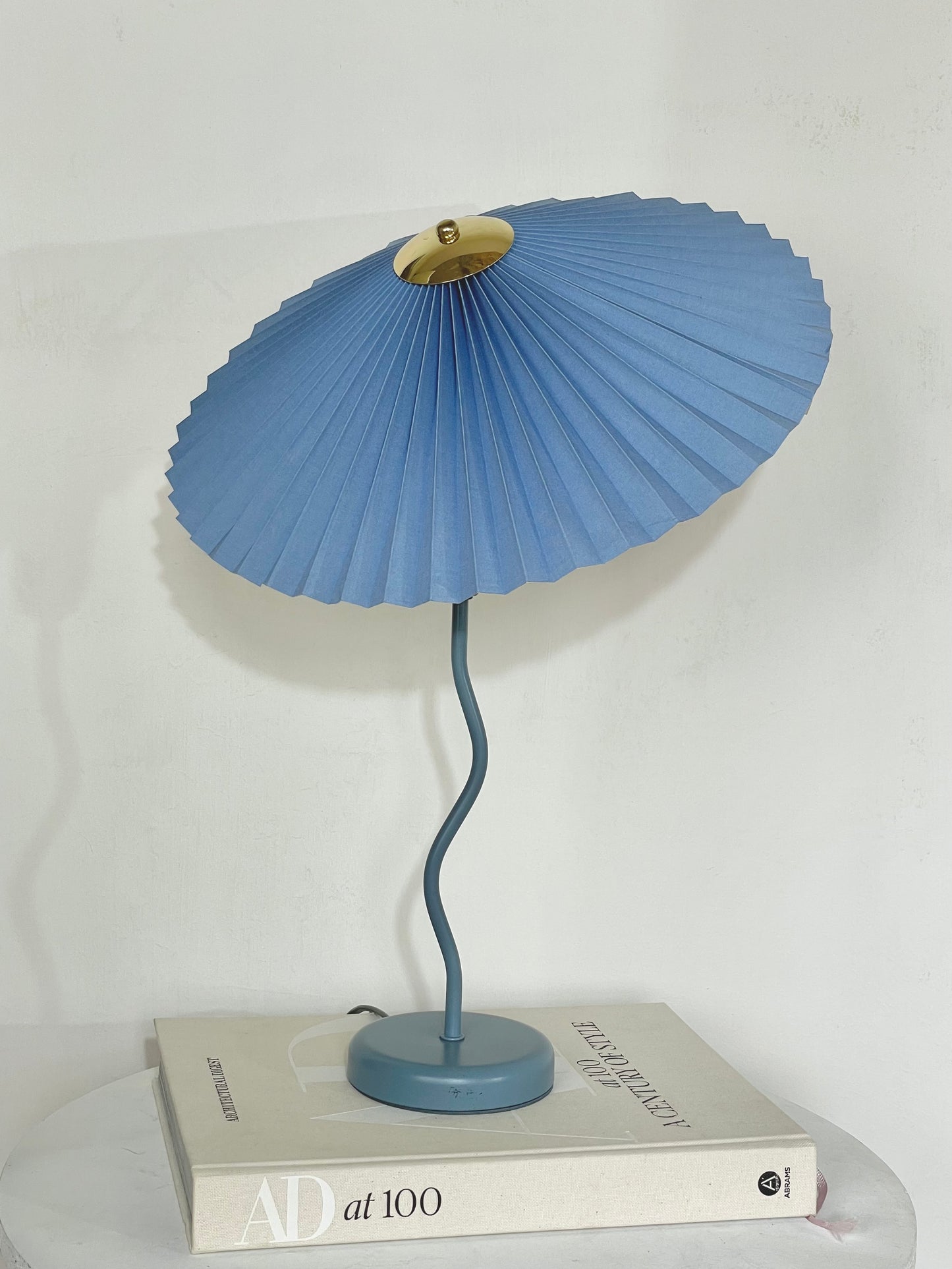 Blue wiggle lamp