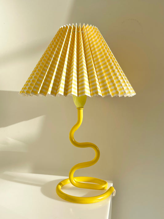 Yellow checkered wiggle lamp