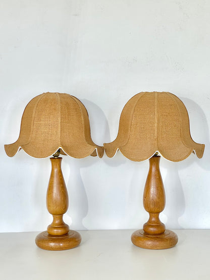 Rattan scalloped lamp with oak base