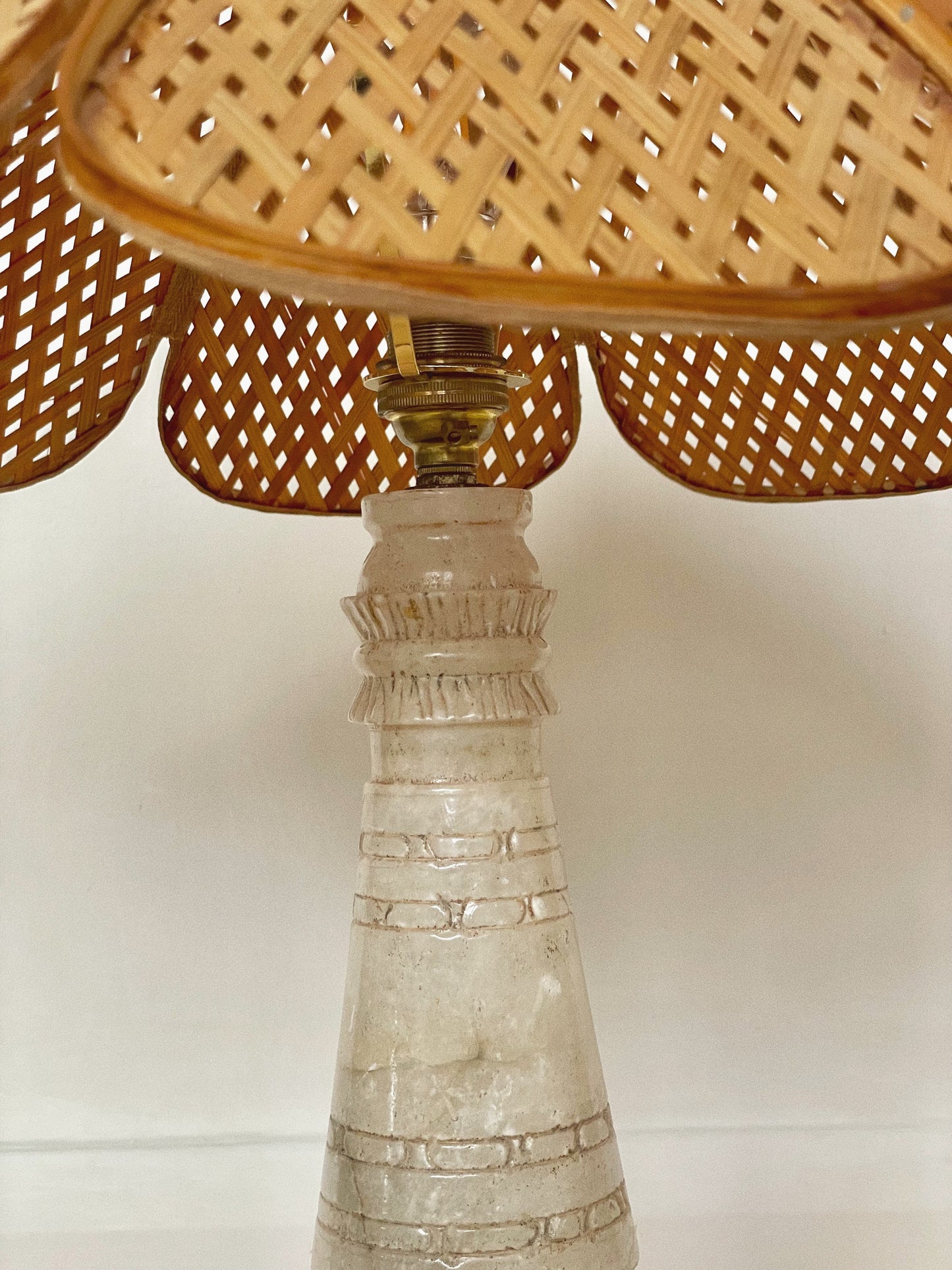 Marble and rattan lamp