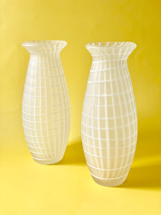 Thick white checkered misted vase
