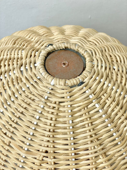 Small oak and wicker lamp