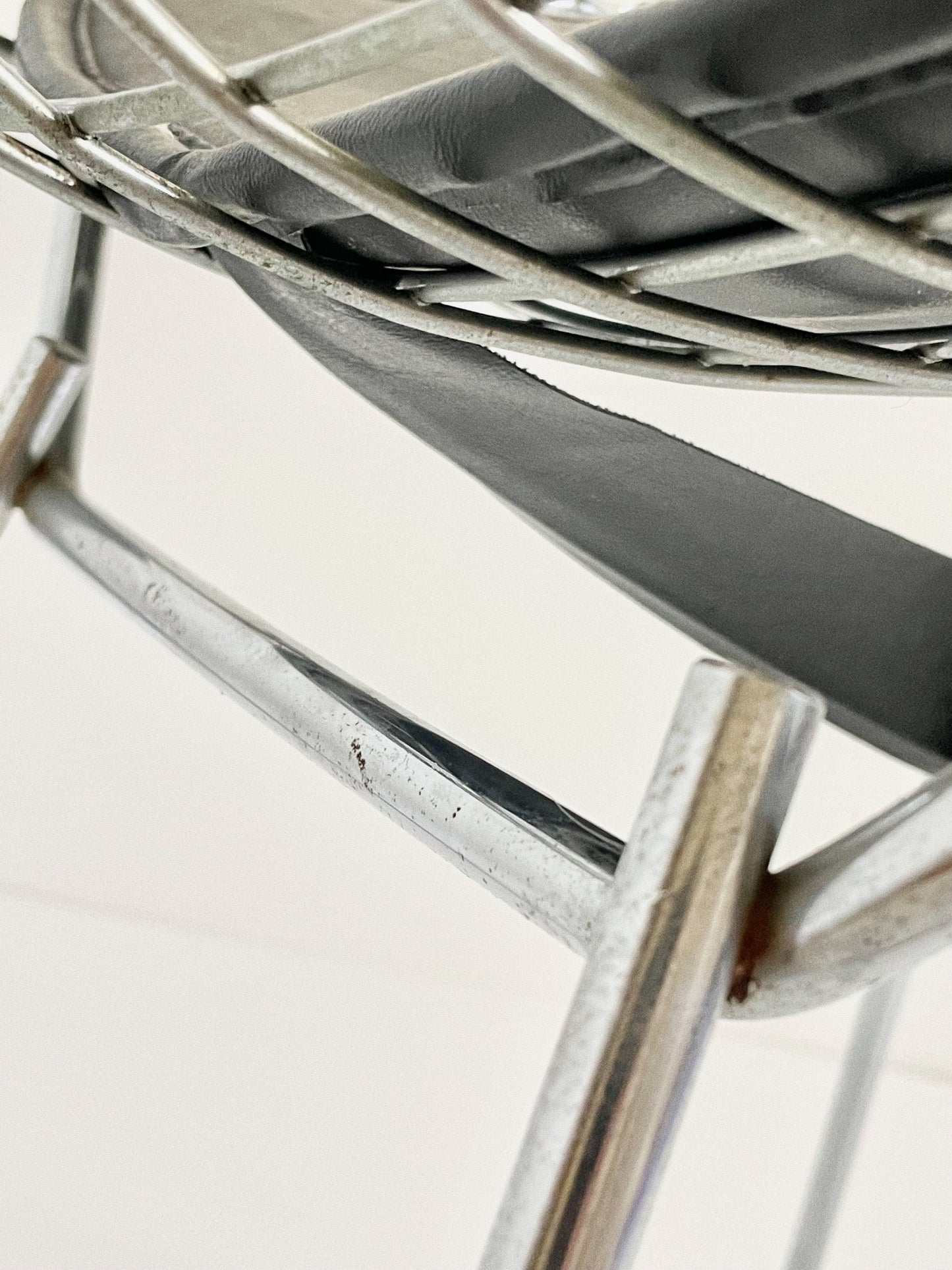 Harry Bertoia style chrome gridded chair