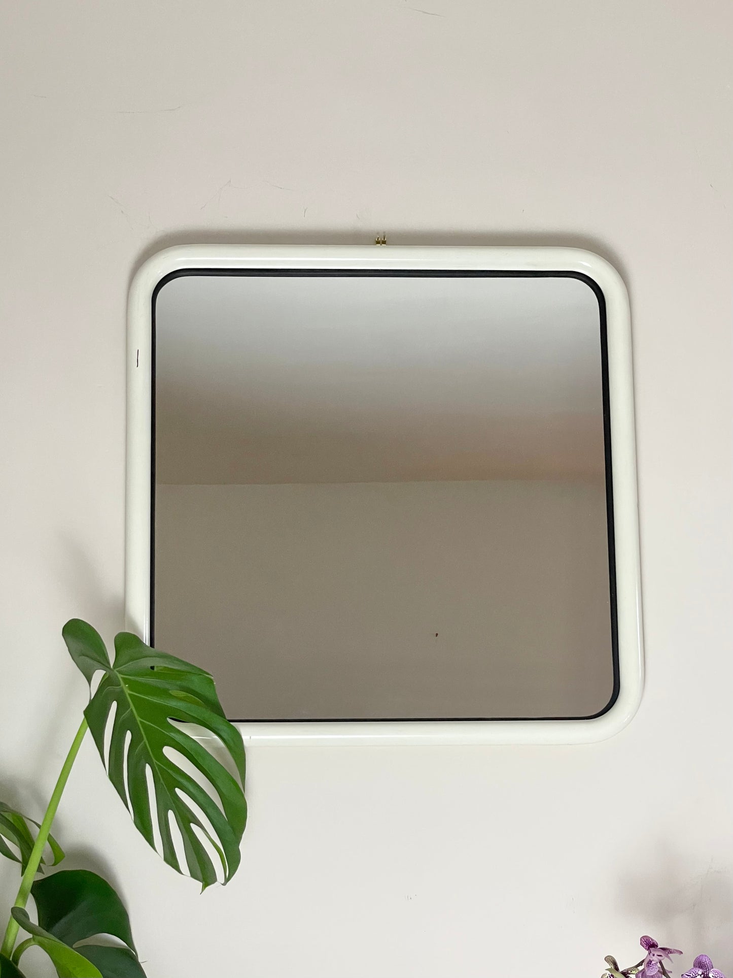 Retro white metal square mirror