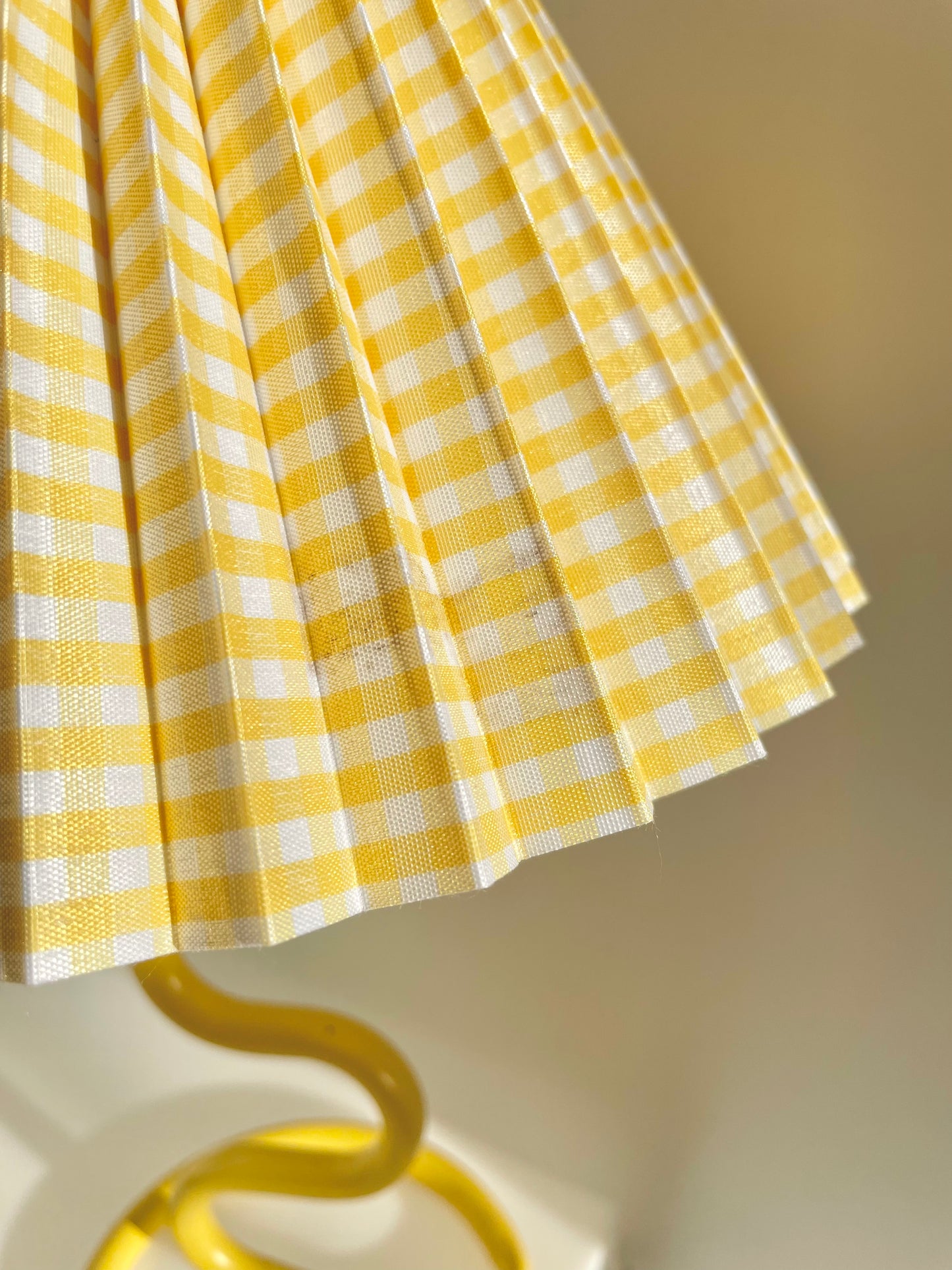 Yellow checkered wiggle lamp